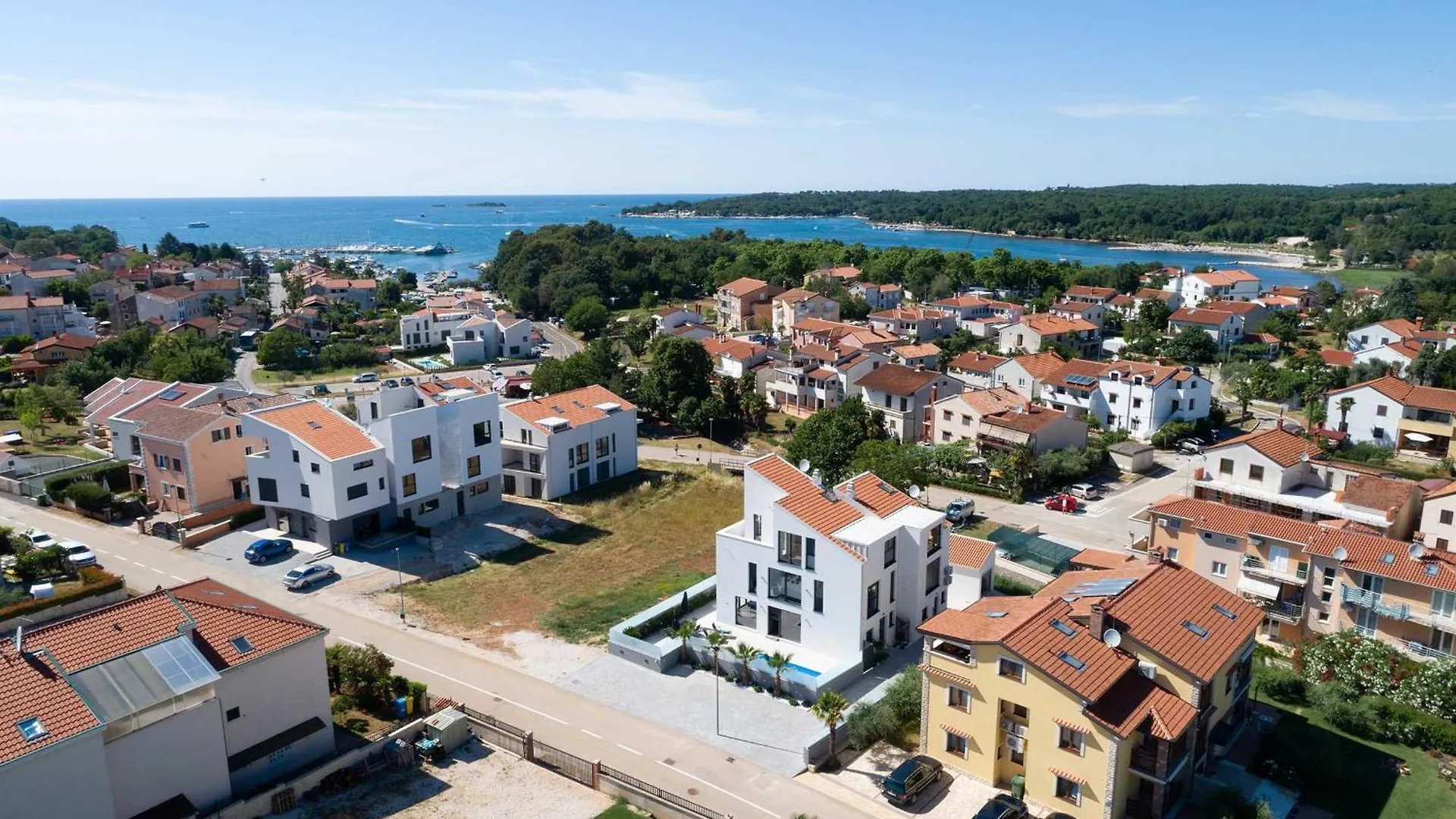 Charming Villa Magnifica With Heated Pool For 8 Funtana