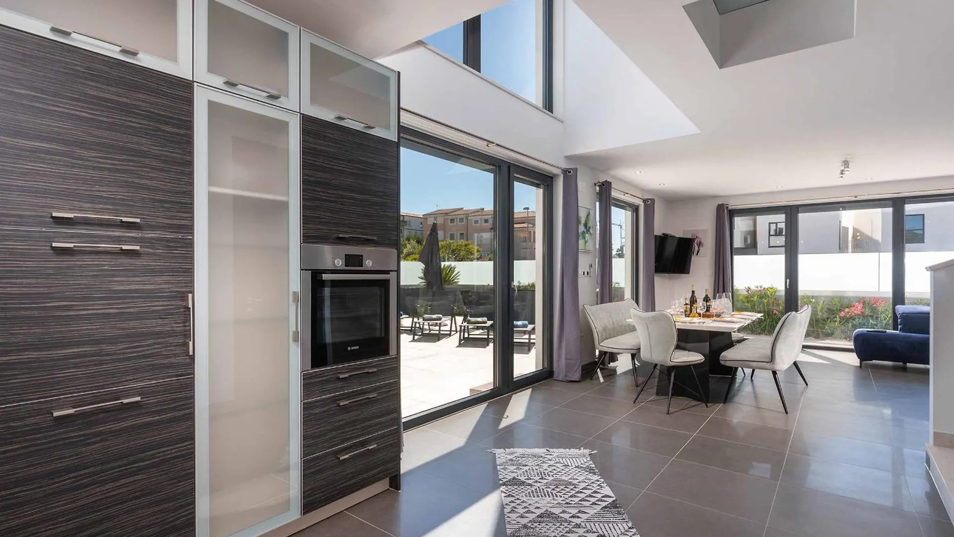 Charming Villa Magnifica With Heated Pool For 8 Funtana