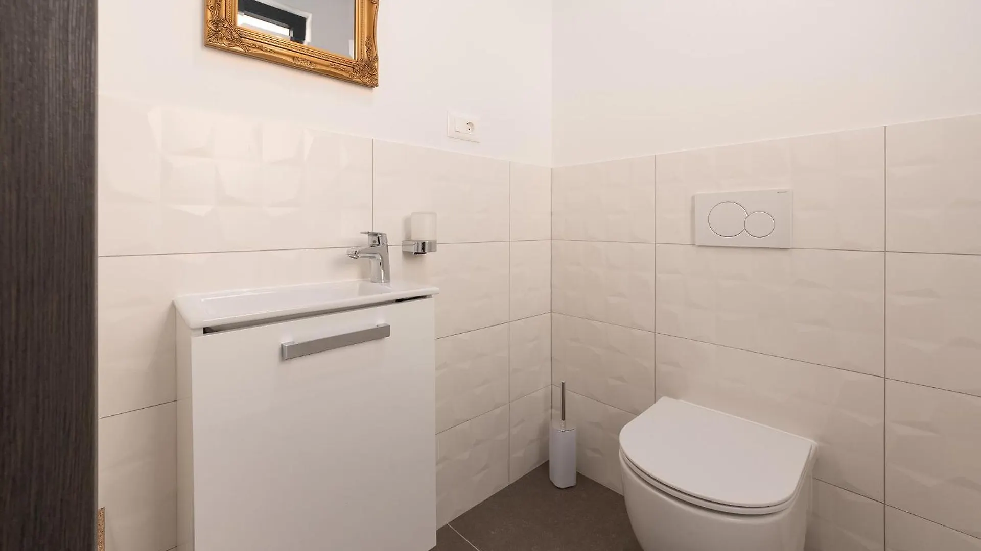 Charming Villa Magnifica With Heated Pool For 8 Funtana