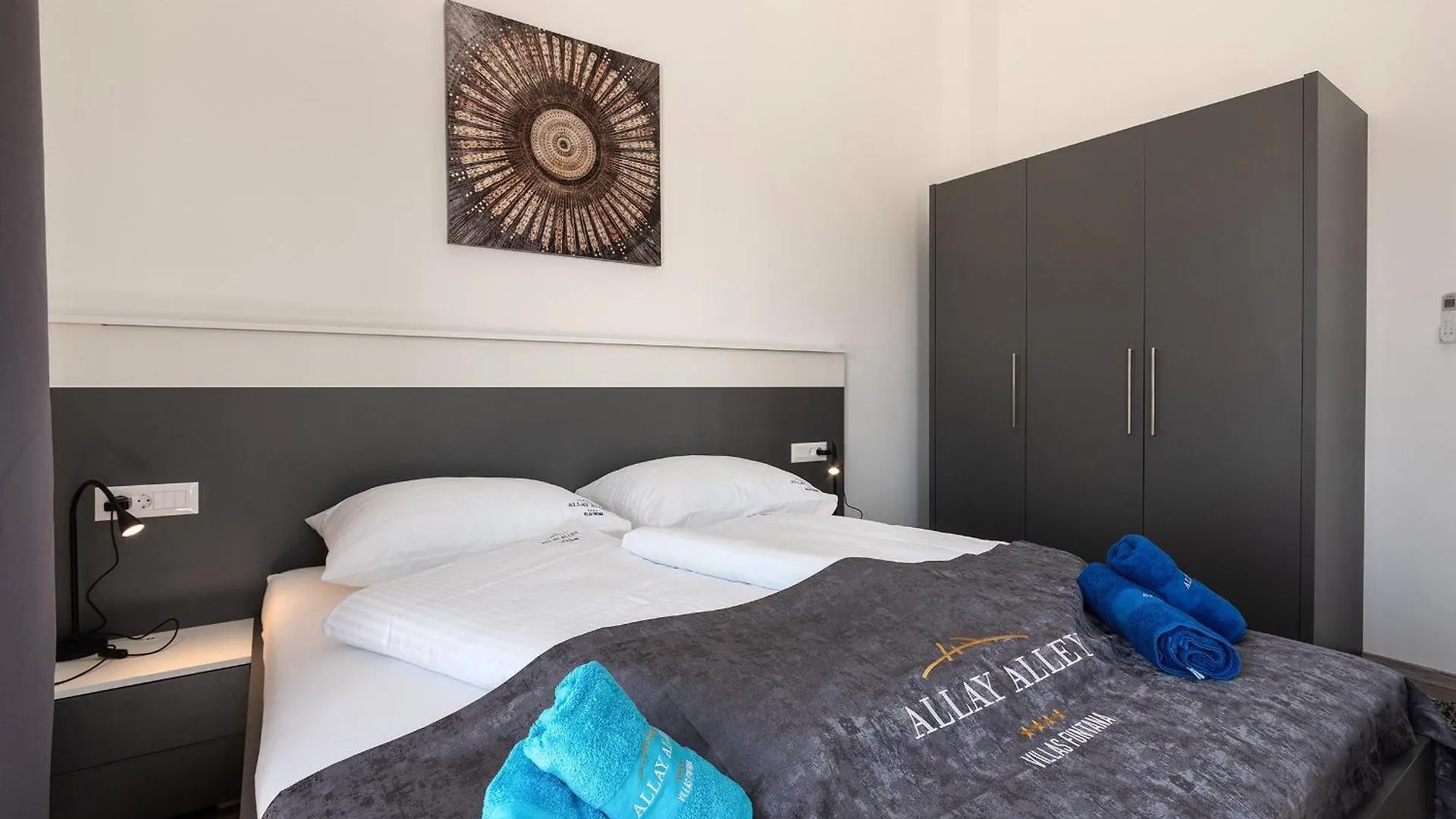 Charming Villa Magnifica With Heated Pool For 8 Funtana 0*,