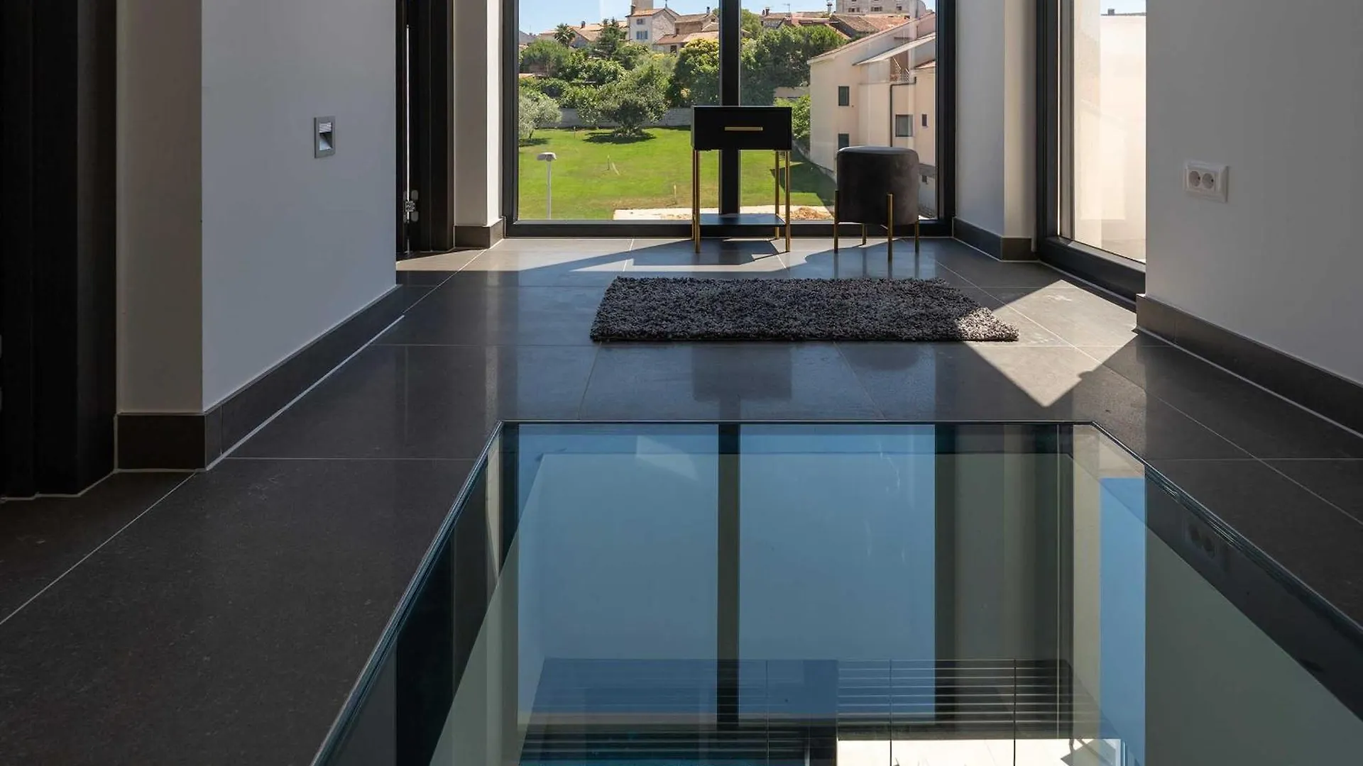 Charming Villa Magnifica With Heated Pool For 8 Funtana